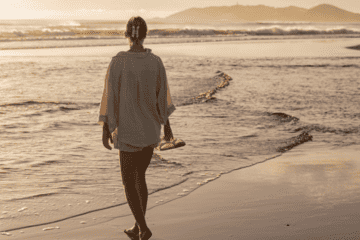 Relaxing walk from Elements of Byron onto Belongil Beach